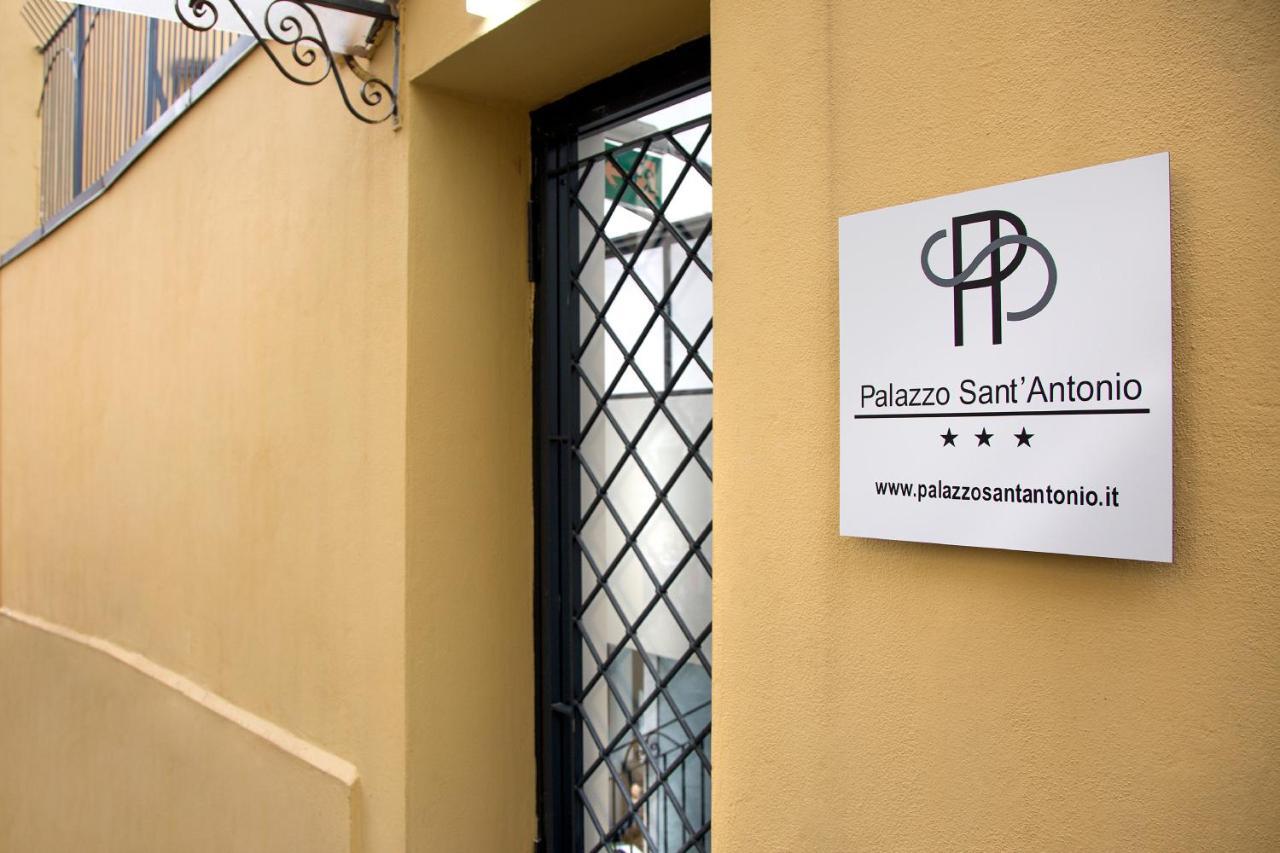 Hotel Palazzo Sant'Antonio à Naples Extérieur photo